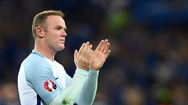 Wayne Rooney führt England als Kapitän in die WM-Qualifikation