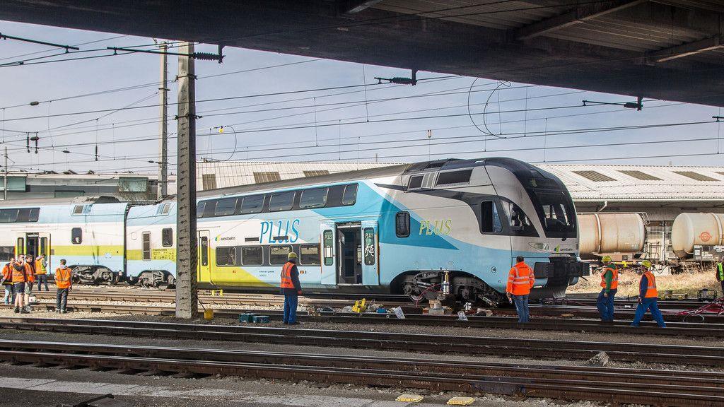 Zuggarnitur am Salzburger Hauptbahnhof entgleist II