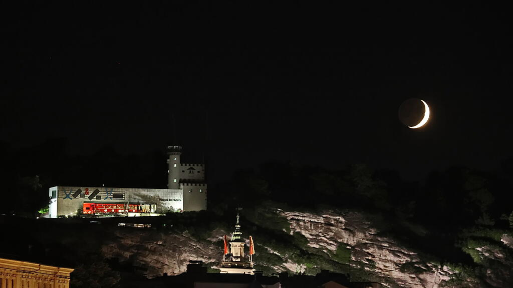 Mond über dem Salzburger Stadtfest