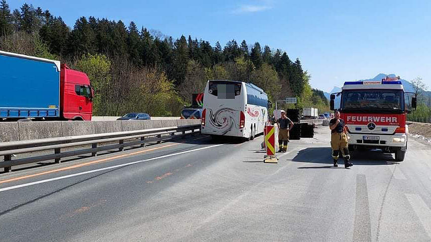 Reisbusbrand in Thalgau