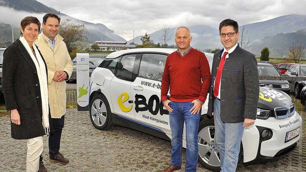 Als erstes Elektroauto aus dem Oberpinzgau tankte heute der E-bob aus Wald im Pinzgau an der neuen E-Tankstelle am Nationalparkzentrum Mittersill.