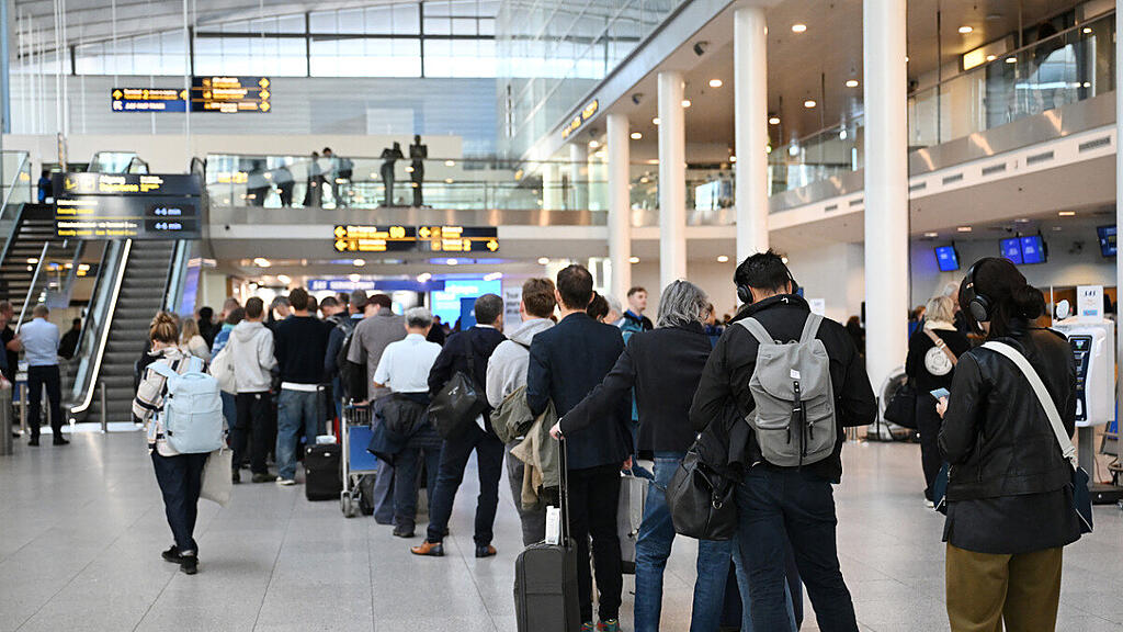 Flugbetrieb wieder aufgenommen