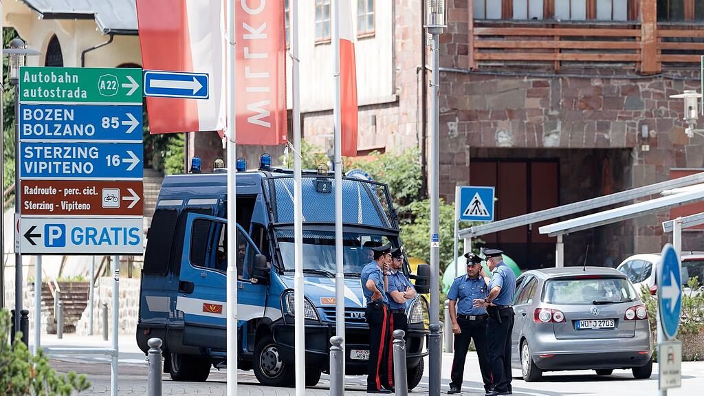 Die italienische Polizei am Brenner.