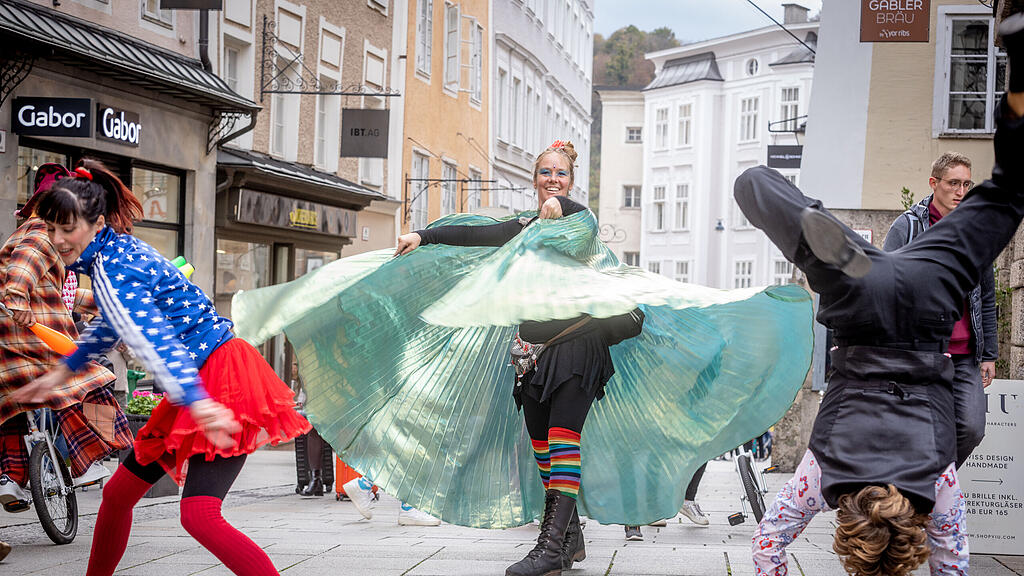 Zirkus-Walk vom Salzburger Winterfest
