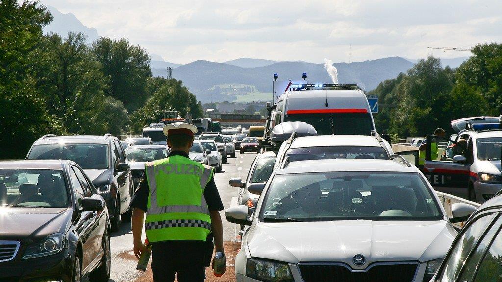 A1: Auffahrunfall sorgt für Chaos