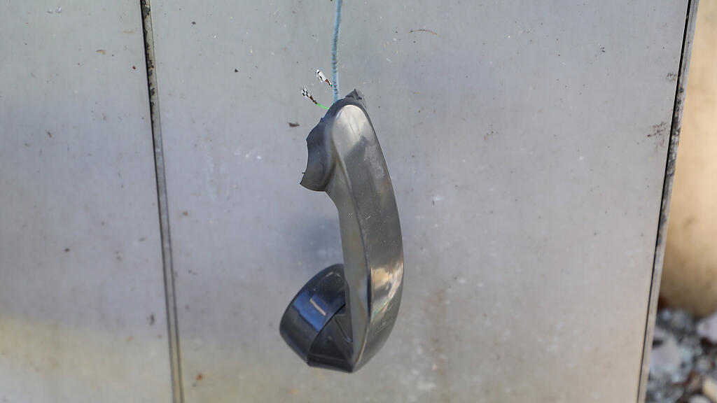 Telefonzelle Gneis