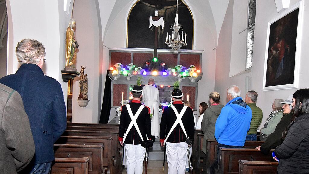 Grabstehen Grödig