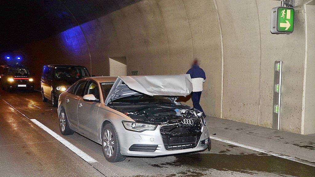 Massenkarambolage im Hieflertunnel
