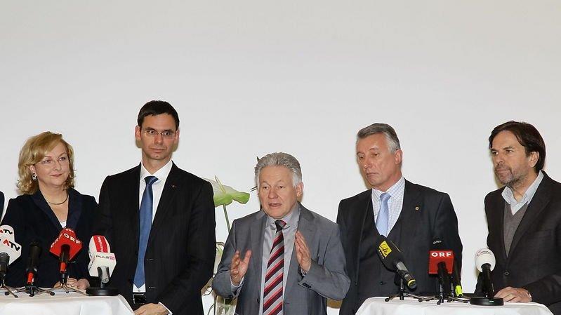 Weiter Bilder der Verhandlungen
