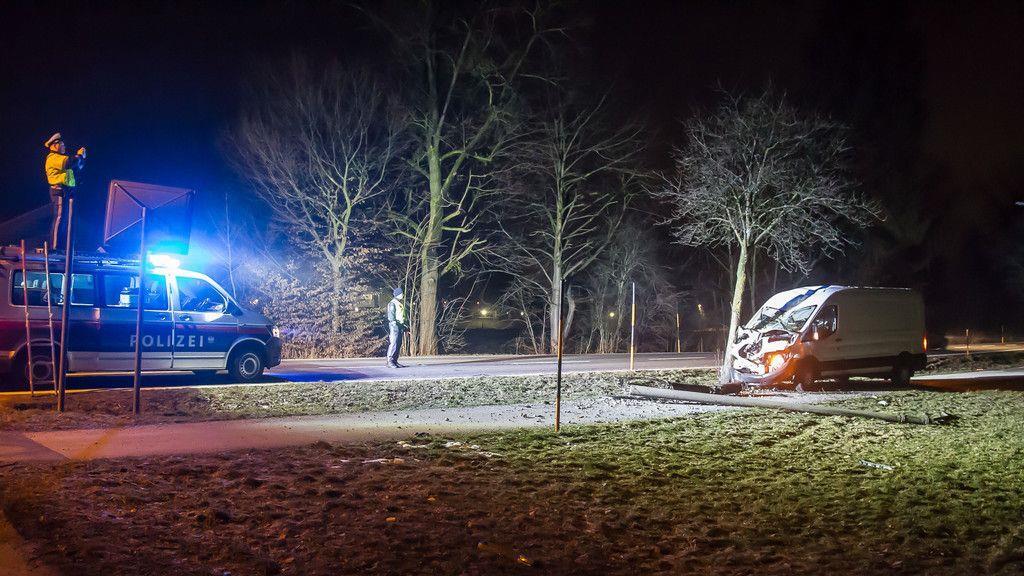 Unfall mit Transporter in Morzger Straße