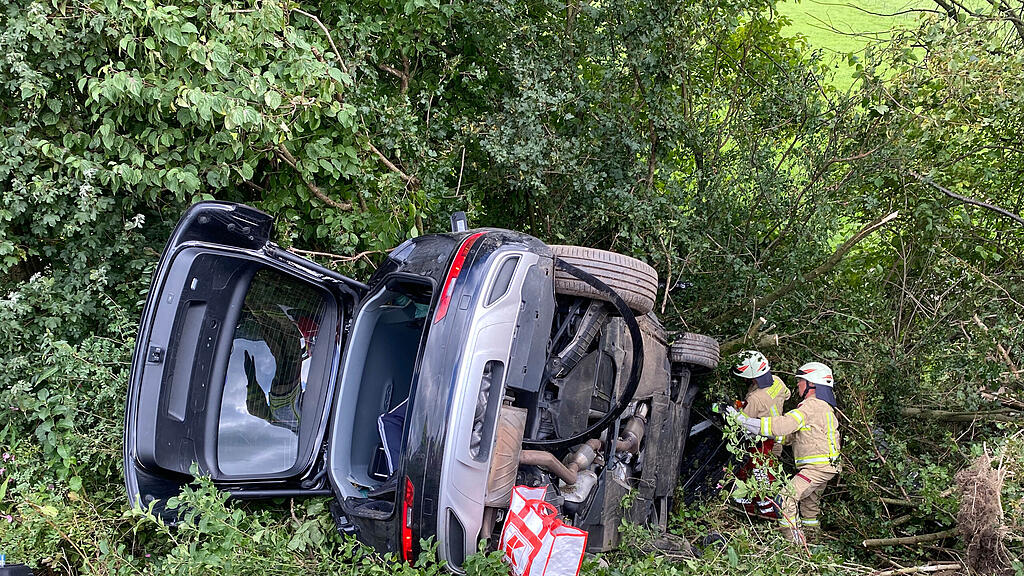 Tirol: Tödlicher Pkw-Crash wegen Sekundenschlafs in Radfeld