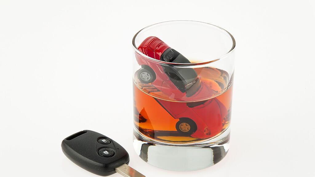 Wer den Wagen tatsächlich gelenkt hat, konnte die Polizei bislang nicht feststellen. (Symbolbild)
