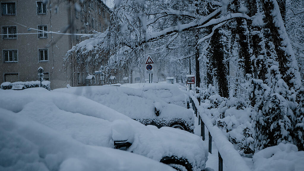 Verschneites Salzburg in den Morgenstunden