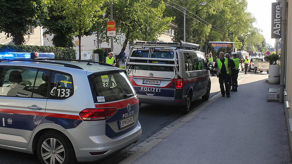 Fußgänger von Bus erfasst