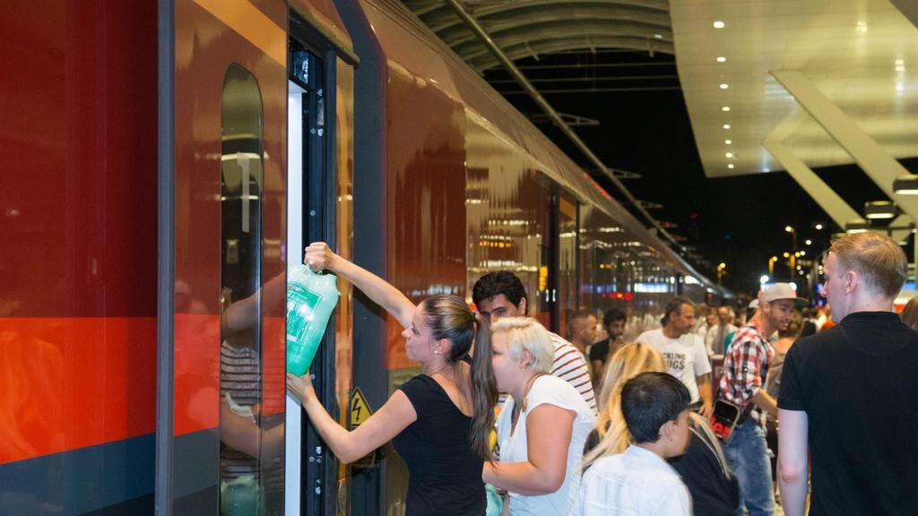Bis zu 2.000 Flüchtlinge am Salzburger Hauptbahnhof