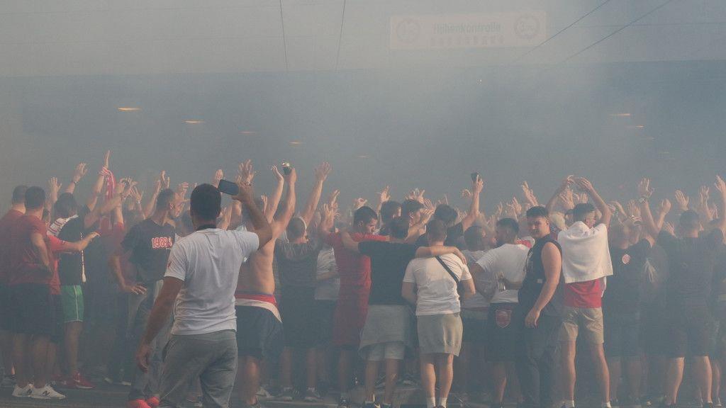 Red Bull Salzburg - Roter Stern Belgrad: Fanmarsch