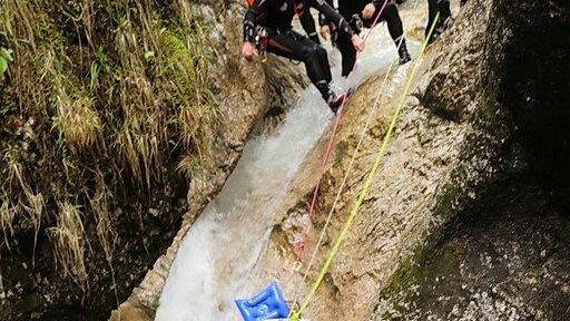 Großübung in der Almbachklamm, I