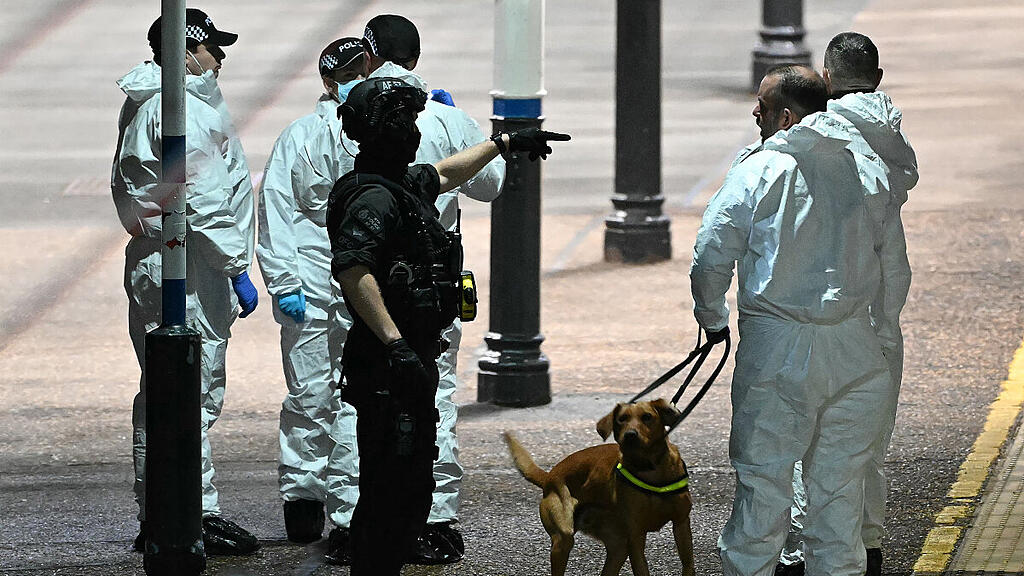 Zahlreiche Notfall- und Polizeikräfte eilten zum Bahnhof