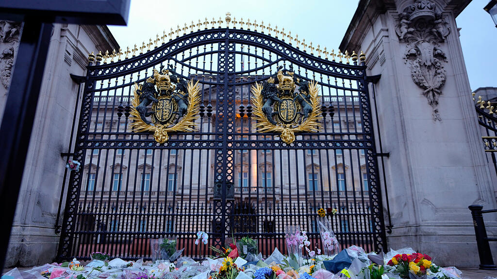 Queen Trauer Buckingham Palace