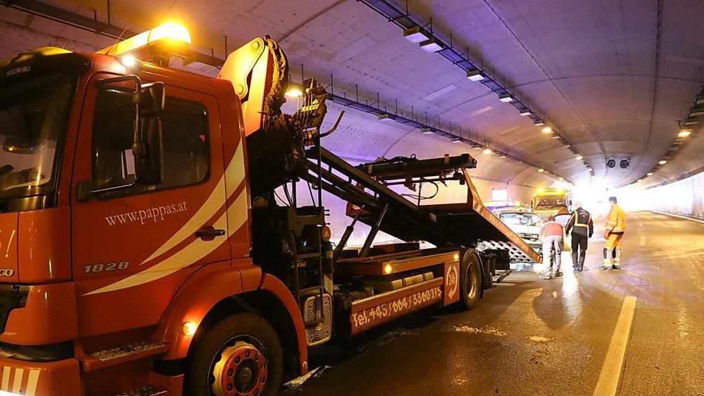 Crash im Lieferinger Tunnel