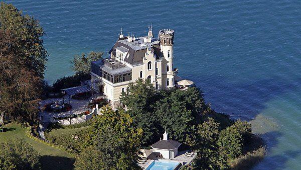 Stronach soll Schloss 2005 zu billig gekauft haben