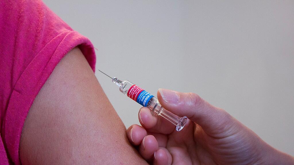 vaccination-1215279_1920.jpg