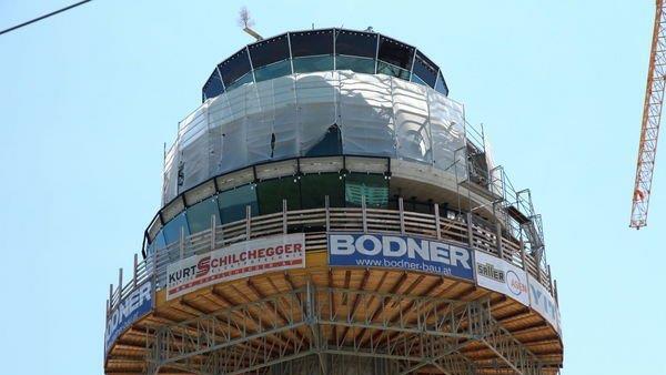 Tower wird verglast