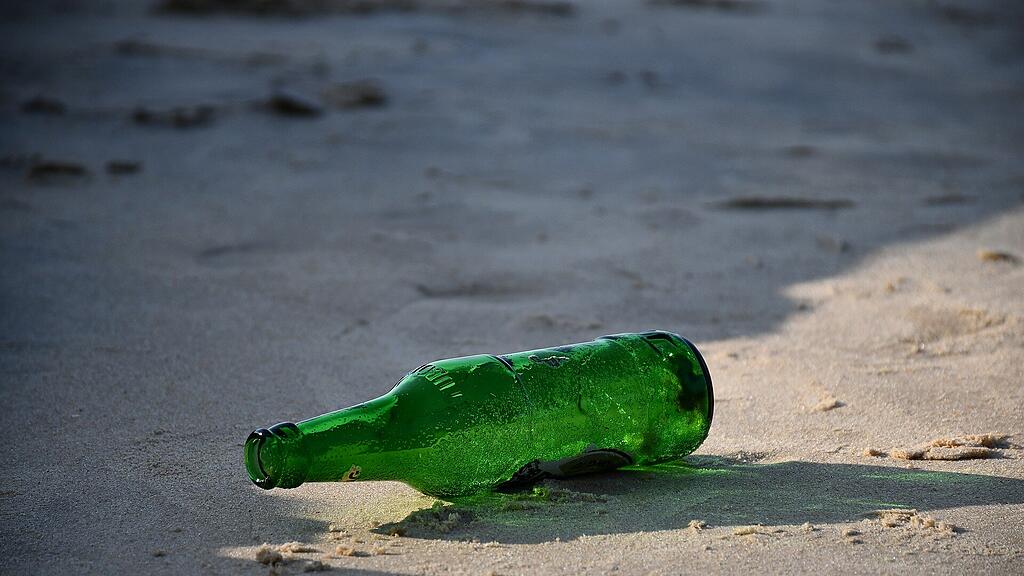 SB: Bierflasche, Bier