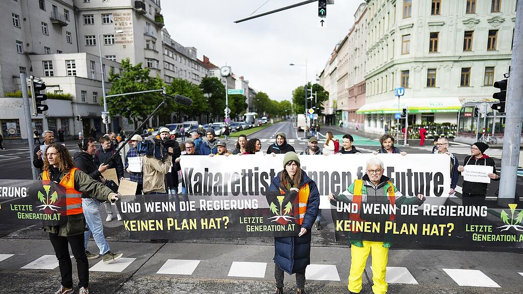 Klimaprotest auf Wiener Reichsbrücke