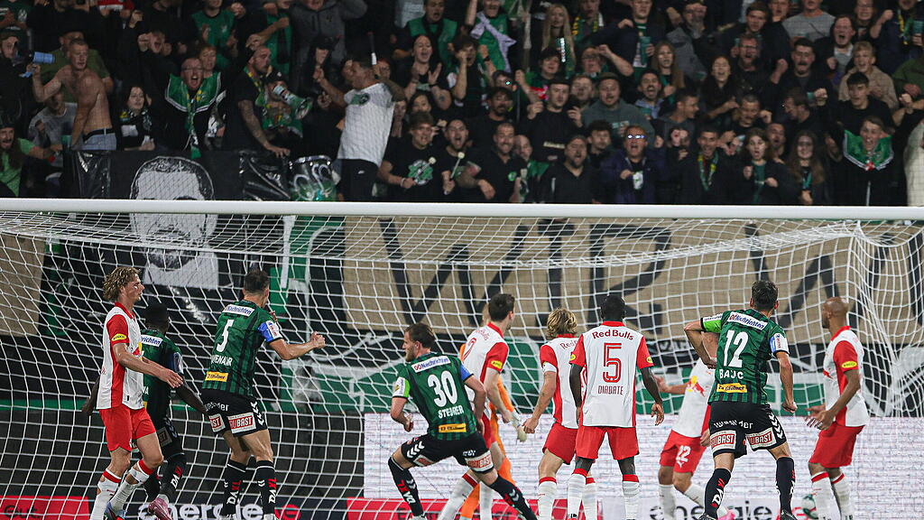 FUSSBALL: ADMIRAL BUNDESLIGA/ 1. RUNDE: SV OBERBANK RIED - RED BULL SALZBURG