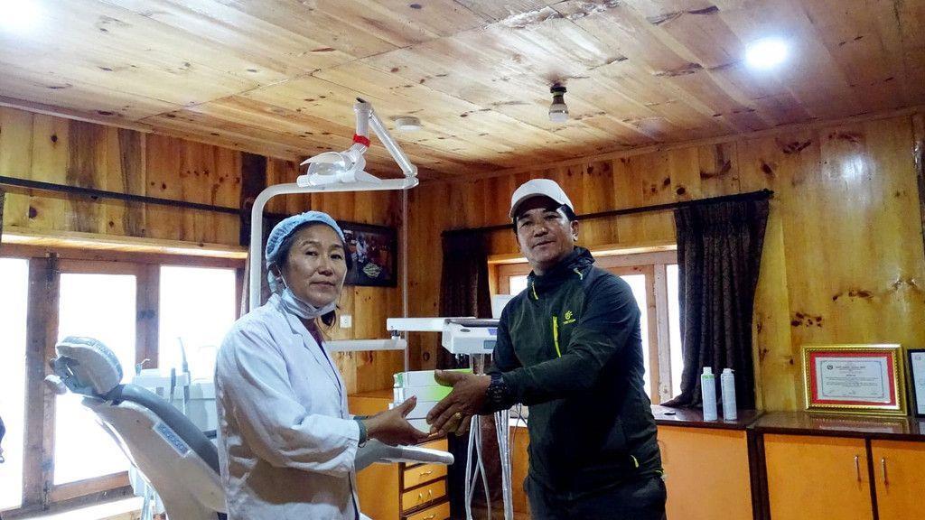 Bürmooser Firma beliefert Ärzte in Nepal