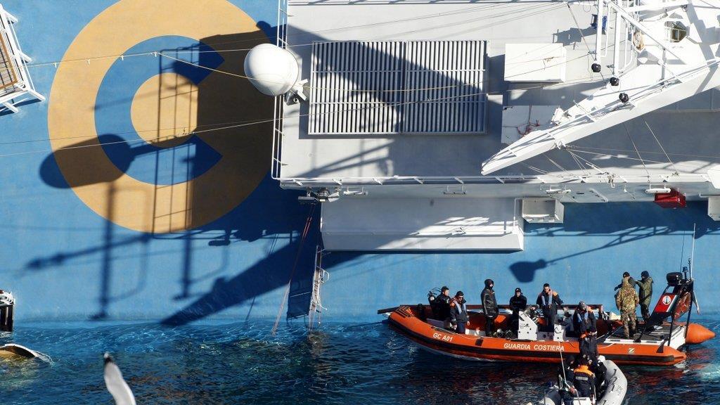 Bergungsarbeiten an der Costa Concordia