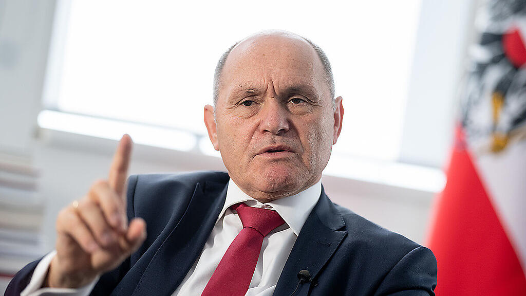 Schmid sei "total unglaubwürdig", meint Sobotka
