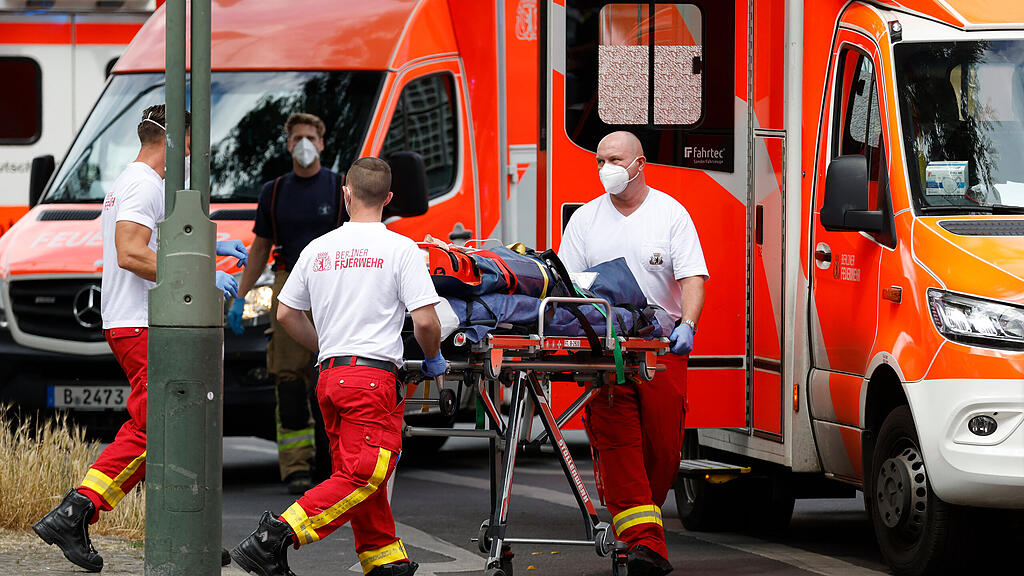 Berlin: Auto f\u00e4hrt in Menschenmenge II