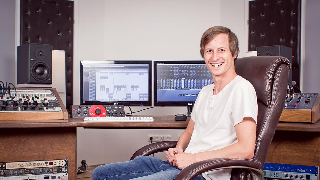 Harald Mörth im Studio von Late Hour Music in Salzburg.
