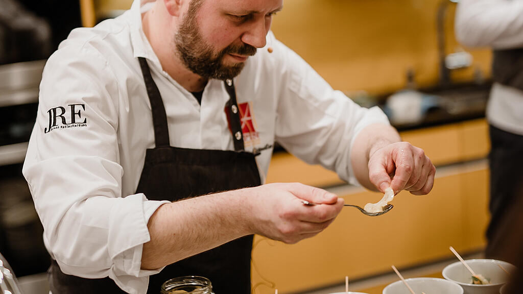 Eat & Meet, Miele