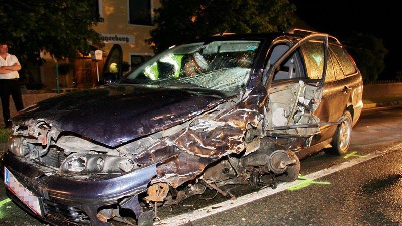 Crash auf B1 in Neumarkt