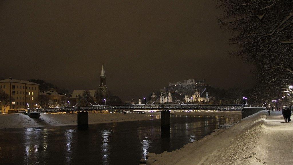 Winternacht in der Stadt Salzburg