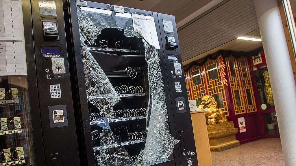 Der Automat wurde komplett zerstört.