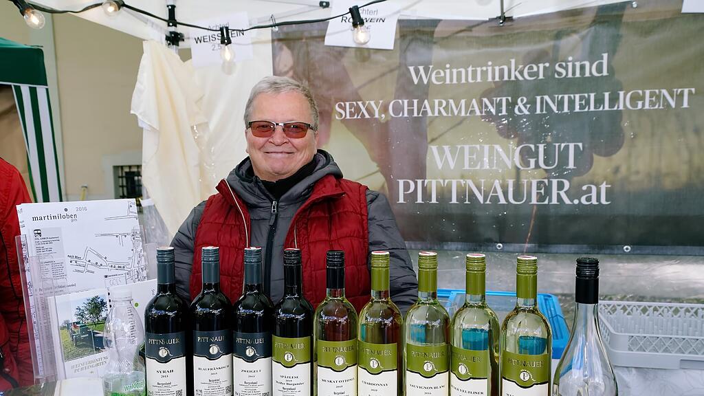 Wintermarkt vor dem Schloss Mirabell.