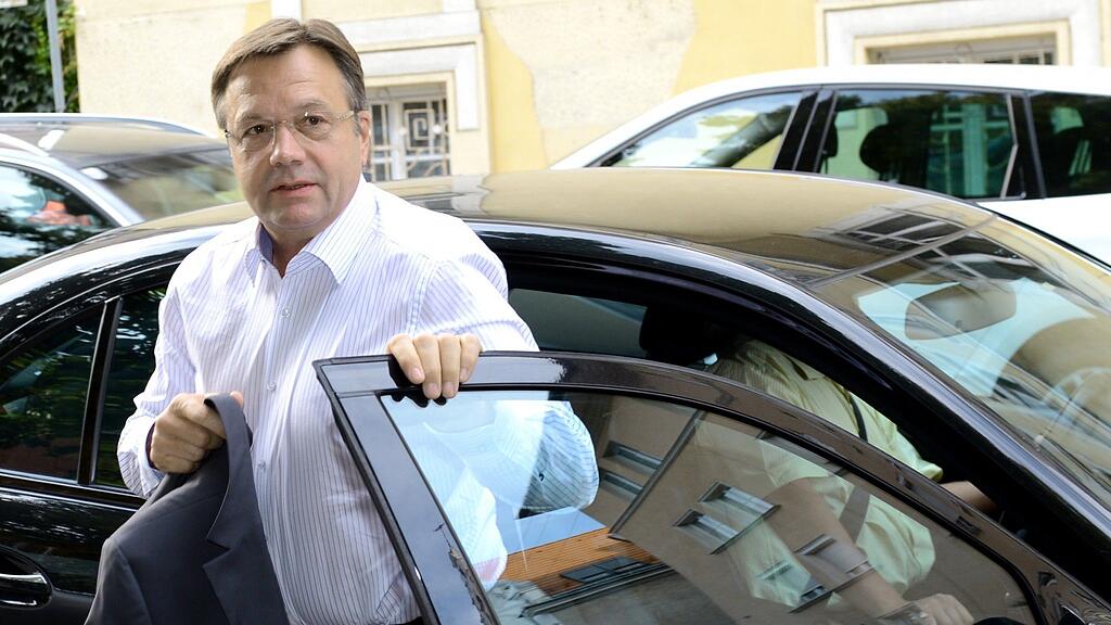 Der Vorsitzende der Landeshauptleutekonferenz, Tirols Günther Platter, verwahrte sich am Donnerstag in der "Presse" und im Ö1-"Morgenjournal" entschieden dagegen, dass die Länder unter Finanzkuratel des Bundes genommen werden.