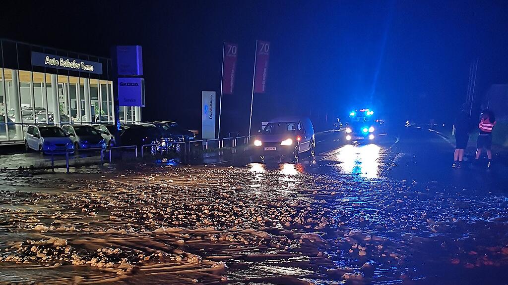 HANDOUT  OBER\u00d6STERREICH UNWETTER - SITUATION IN BAD ISCHL =(2).jpg