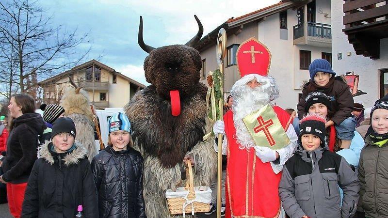 Nikolo und Krampus in Piding
