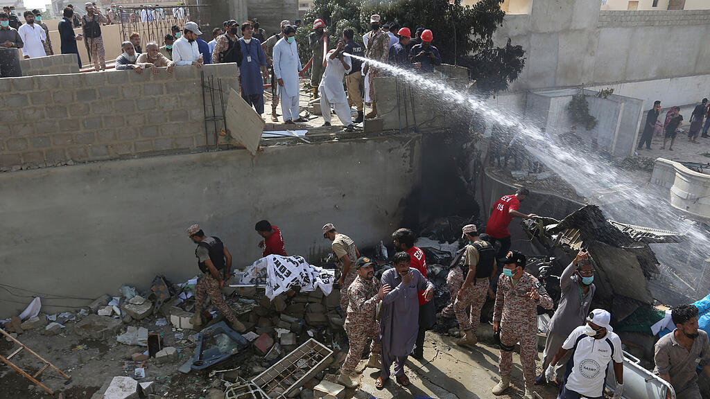 Flugzeugabsturz in Pakistan