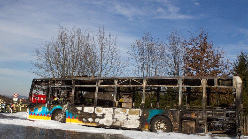 Bus in Fürstenbrunn ausgebrannt I