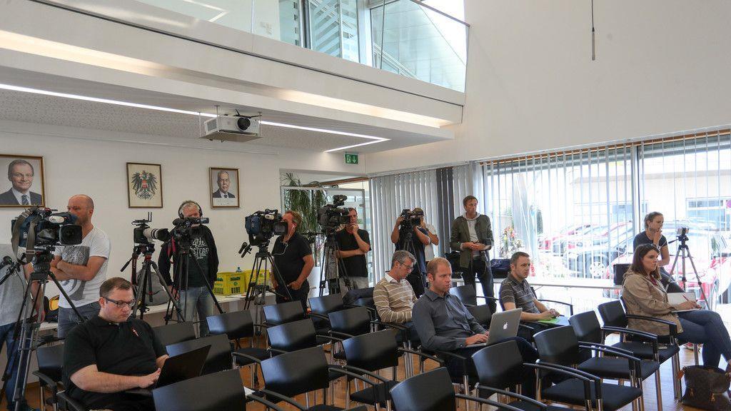 Pressekonferenz nach Sturmunglück