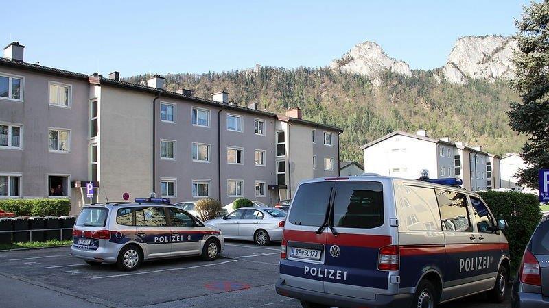 Großfahndung nach Überfall in Hallein I