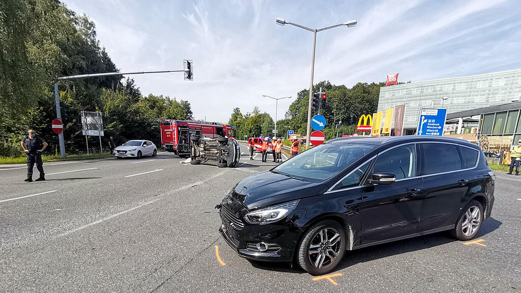 Kreuzungscrash auf Salzburger Landstraße