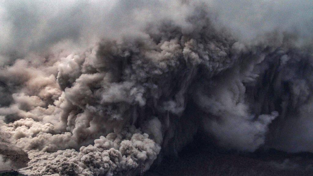 Vulkan Sinabung spuckt Rekordmenge Asche und Gas aus