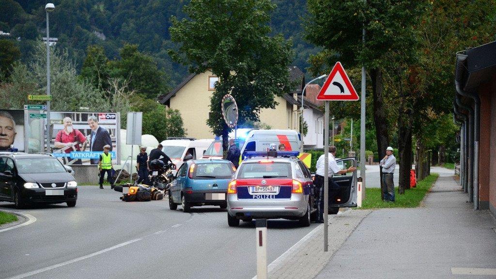 Harley-Fahrer schleudert in Gegenverkehr